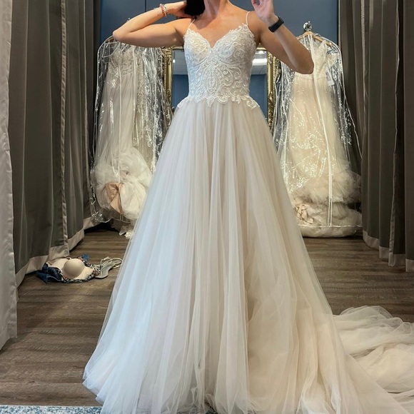 Allure Bridals wedding gown - Picture 4 of 4